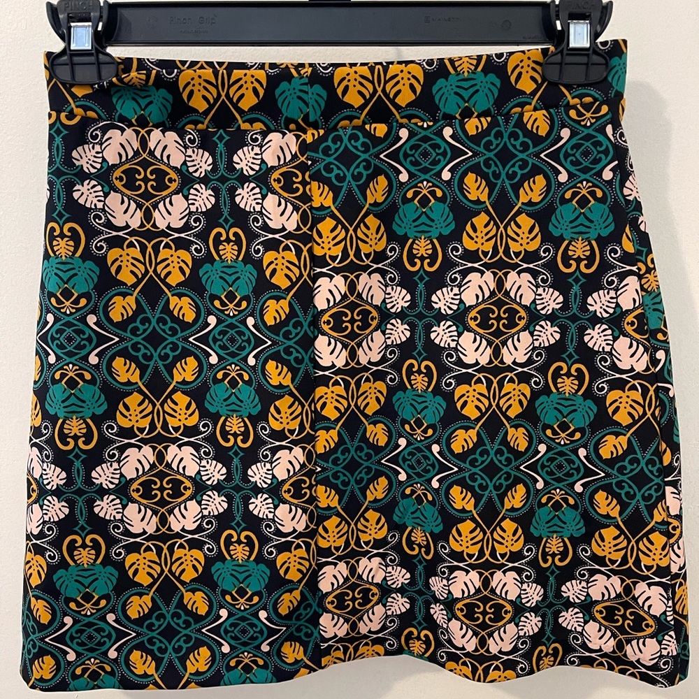 Cute lightweight skirt, very comfortable